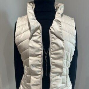 WHBM Puffer Vest in Champagne-Medium